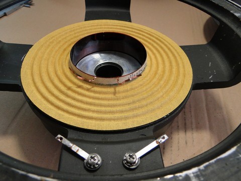 Vérification su spider et de la bobine d'un boomer JBL 128H-1